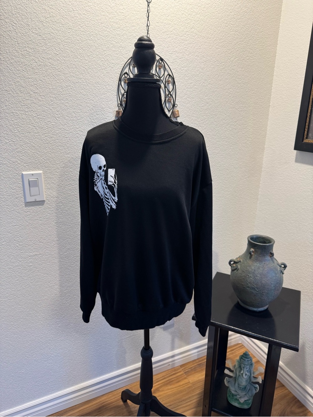Black Skeleton Graphic Crewneck Sweatshirt - Women's Casual Pullover